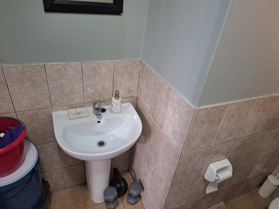 1 Bedroom Property for Sale in Potchefstroom North West